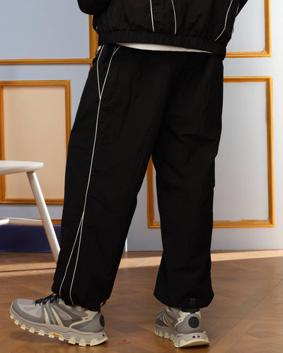 1010432-032 | MEN'S LOGO SIDE STRIPED LOOSE FIT CHECKED PANTS | TAP SHOE