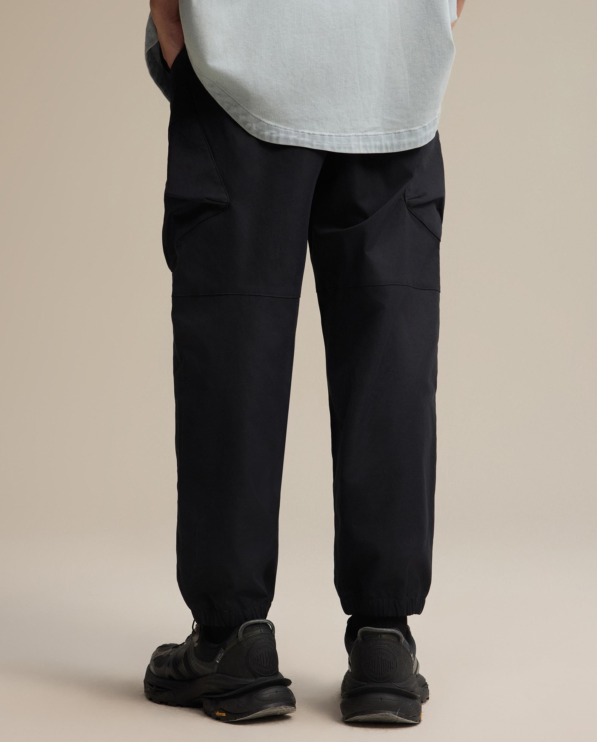 1011258-032 | MEN'S JOGGER PANTS | TAP SHOE