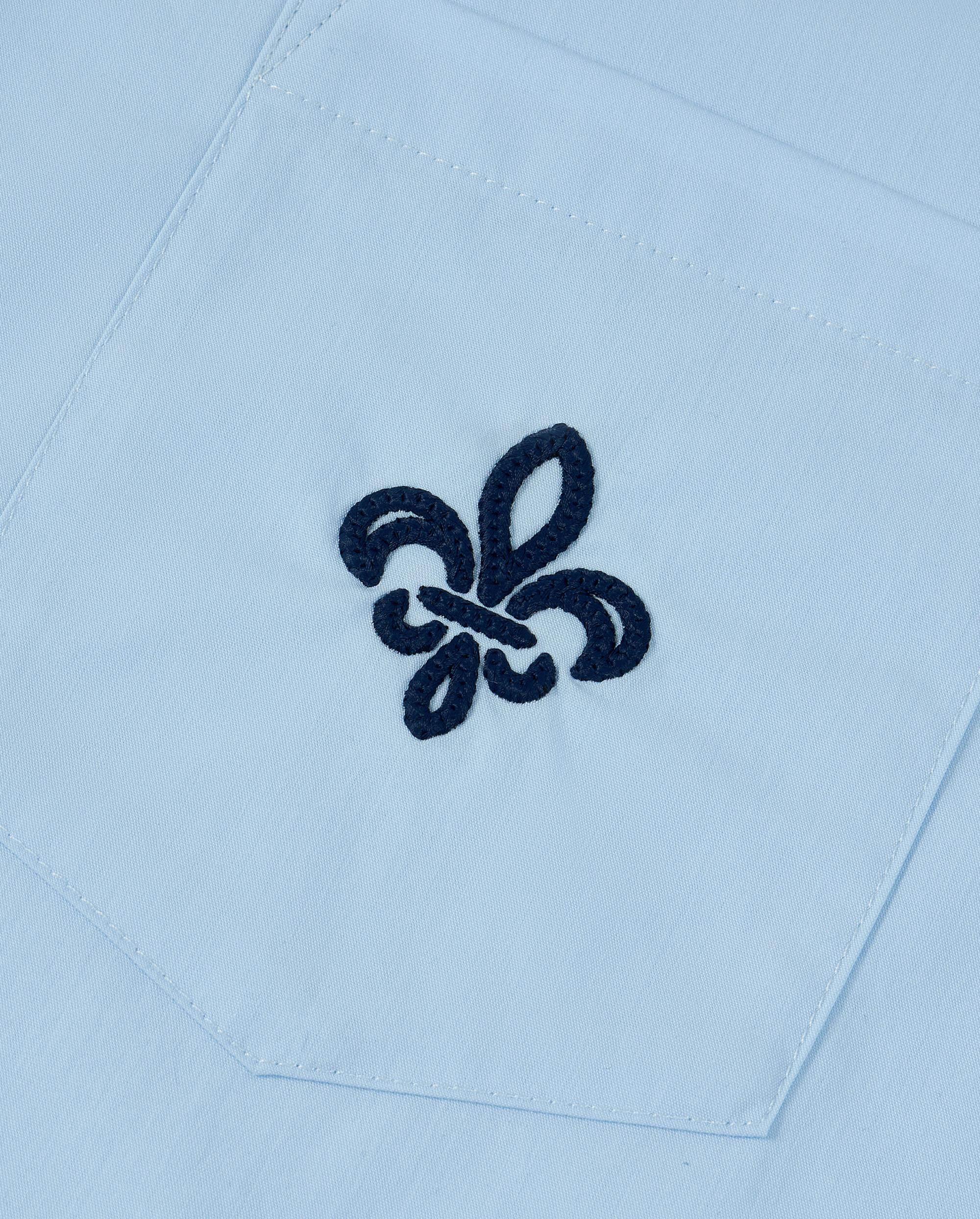 1912830-573 | WOMEN'S IRIS LOGO LOOSE FIT ASYMMETRICAL SHIRT | NANTUCKET BREEZE