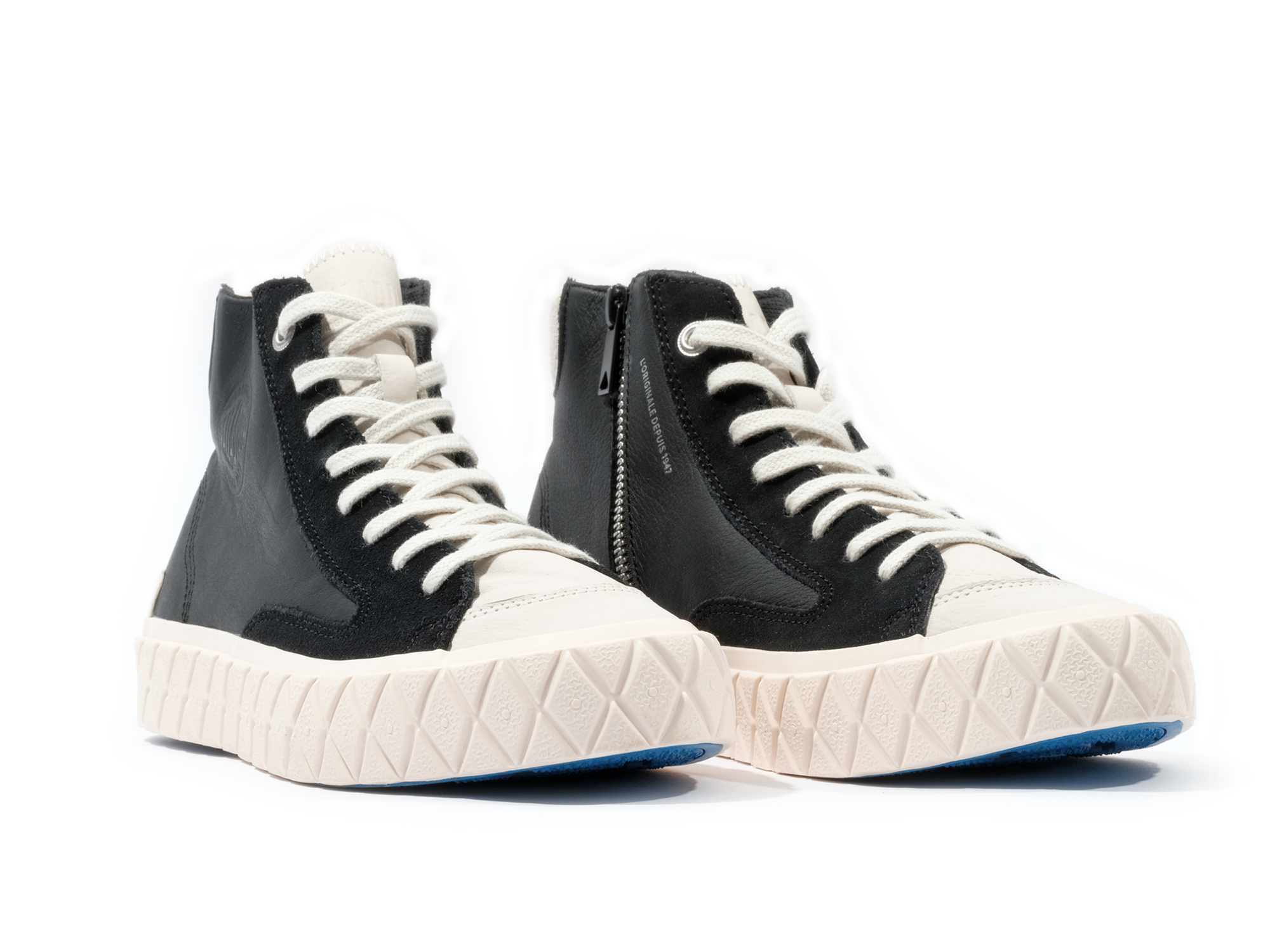 74320-016-M | PALLA ACE CHUKKA SUEDE | BLACK/MARSHMALLO