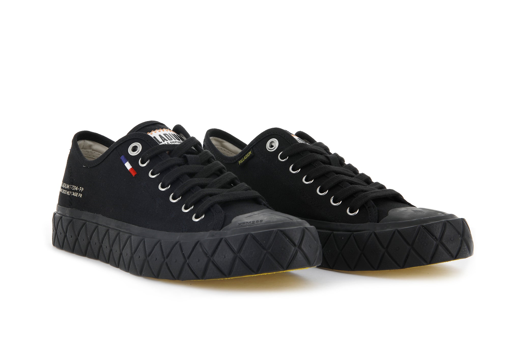 77014-008-M | PALLA ACE CANVAS | BLACK